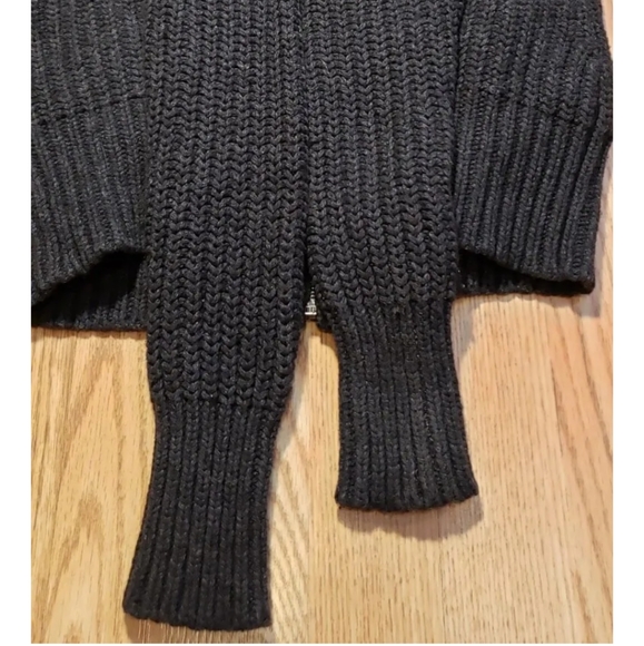 Old Navy Women's Sweater Size: Small Lambs Wool Blend - Picture 12 of 12